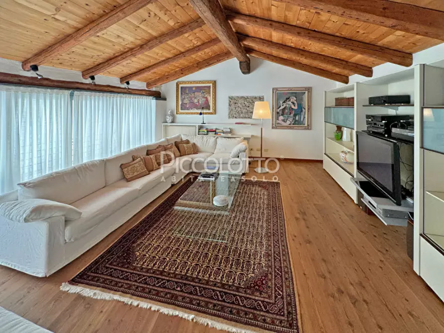 Immagine 7 di Villa in vendita  in via Obledo a Cavaso Del Tomba