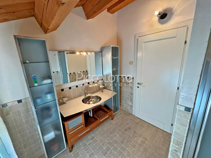 Immagine 26 di Villa in vendita  in via Obledo a Cavaso Del Tomba