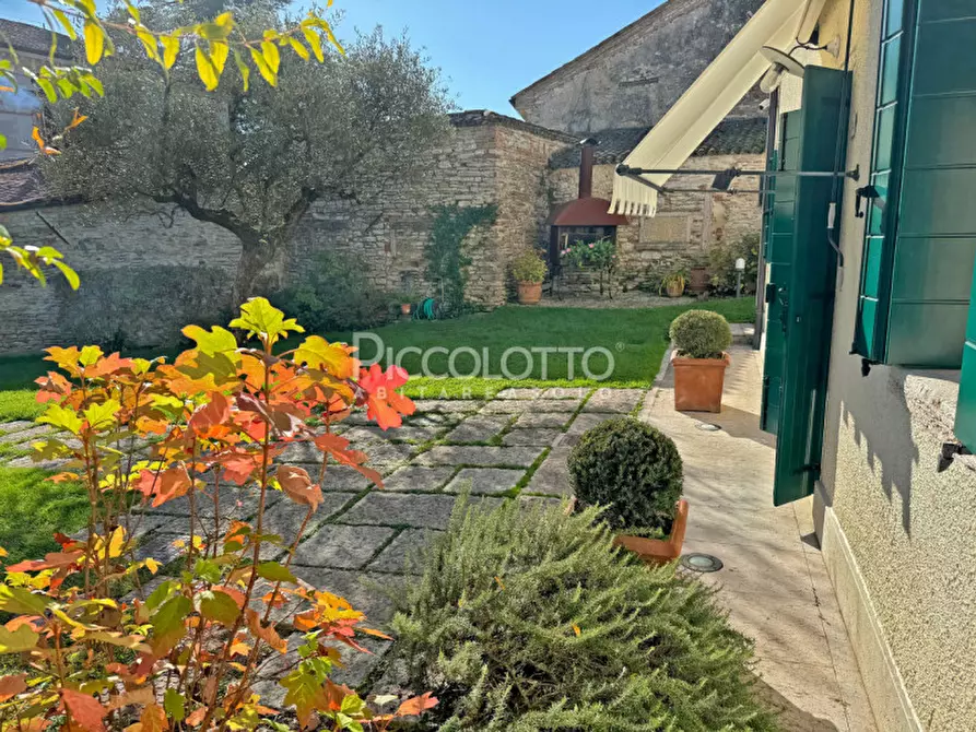 Immagine 31 di Villa in vendita  in via Obledo a Cavaso Del Tomba