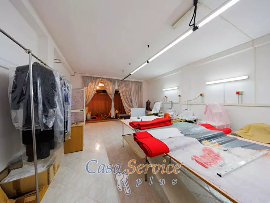 Immagine 3 di Laboratorio in vendita  in Via Martiri d'Ungheria a Ugento