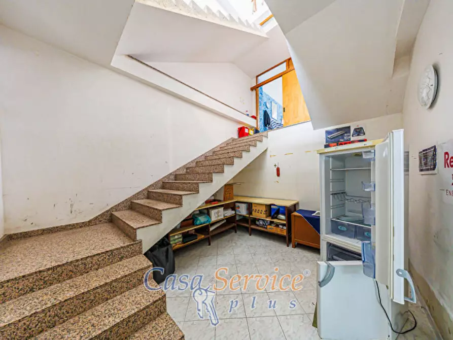 Immagine 27 di Laboratorio in vendita  in Via Martiri d'Ungheria a Ugento