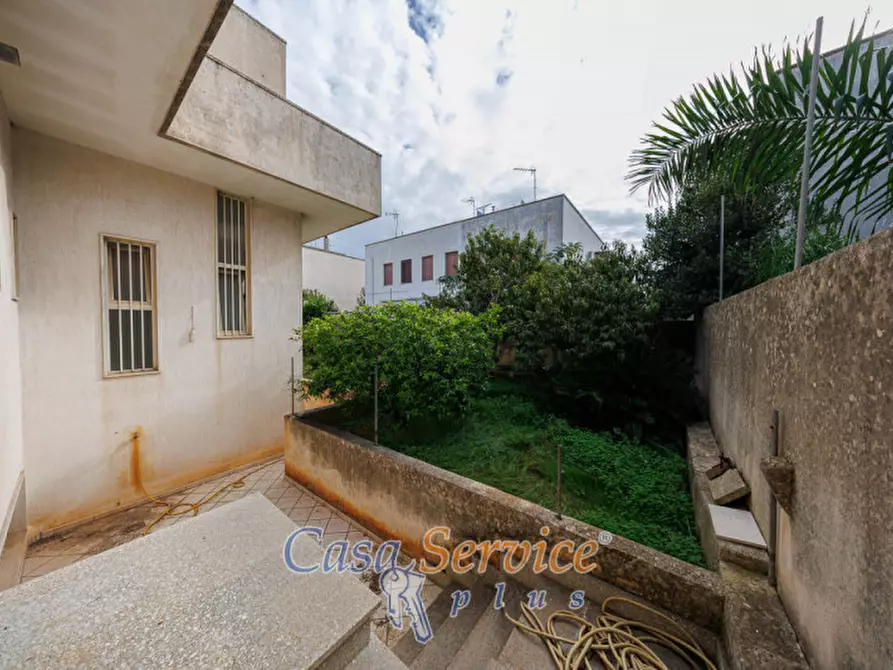 Immagine 28 di Laboratorio in vendita  in Via Martiri d'Ungheria a Ugento