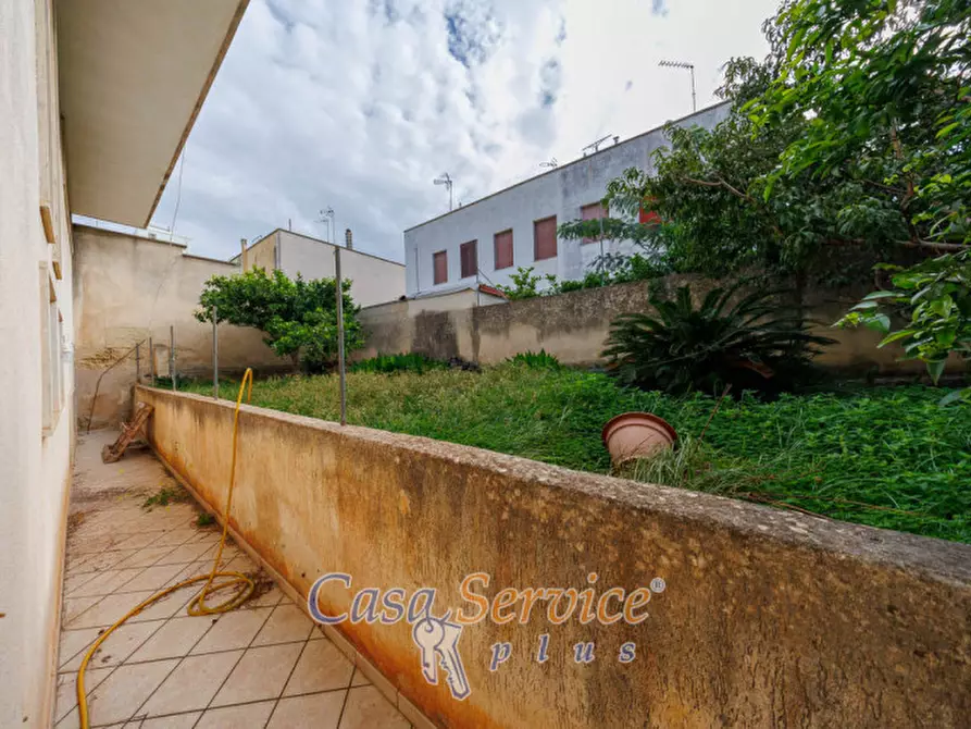 Immagine 29 di Laboratorio in vendita  in Via Martiri d'Ungheria a Ugento