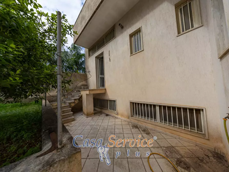 Immagine 31 di Laboratorio in vendita  in Via Martiri d'Ungheria a Ugento