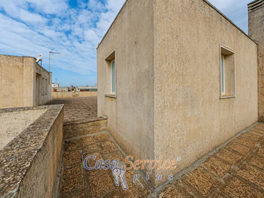 Immagine 37 di Laboratorio in vendita  in Via Martiri d'Ungheria a Ugento