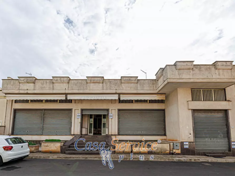 Immagine 39 di Laboratorio in vendita  in Via Martiri d'Ungheria a Ugento