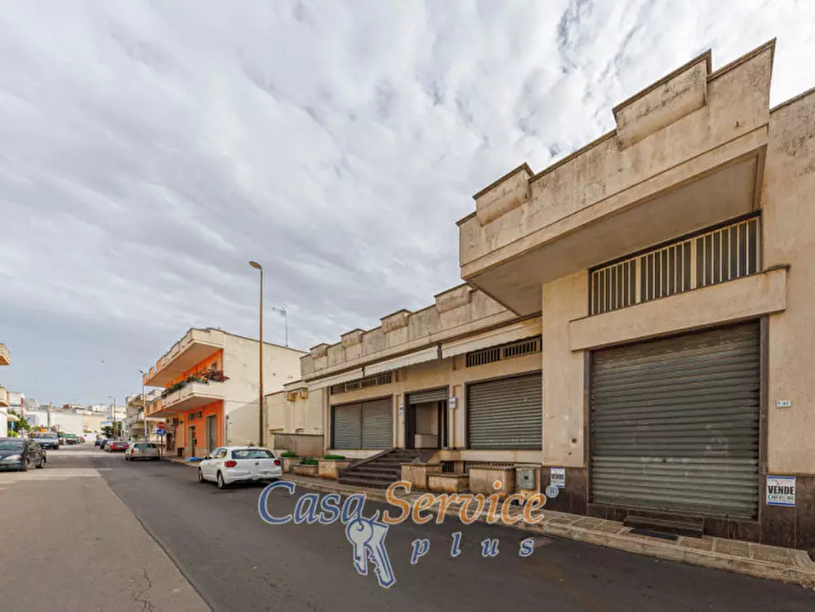 Immagine 40 di Laboratorio in vendita  in Via Martiri d'Ungheria a Ugento