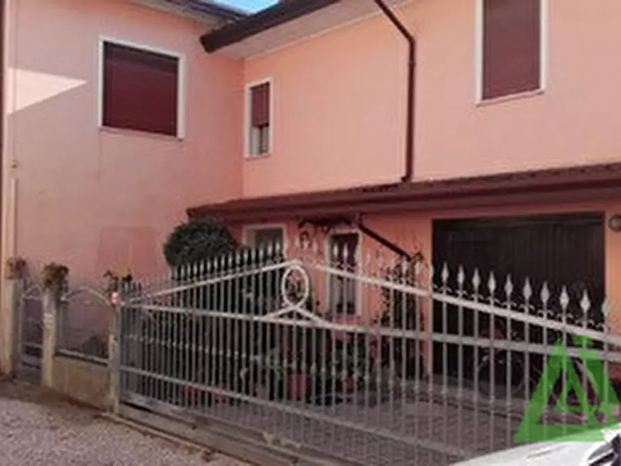 Immagine 1 di Casa indipendente in vendita  a Resana