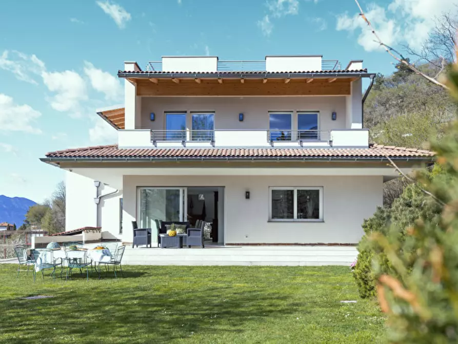 Immagine 2 di Villa in vendita  in via torricelle a Trento