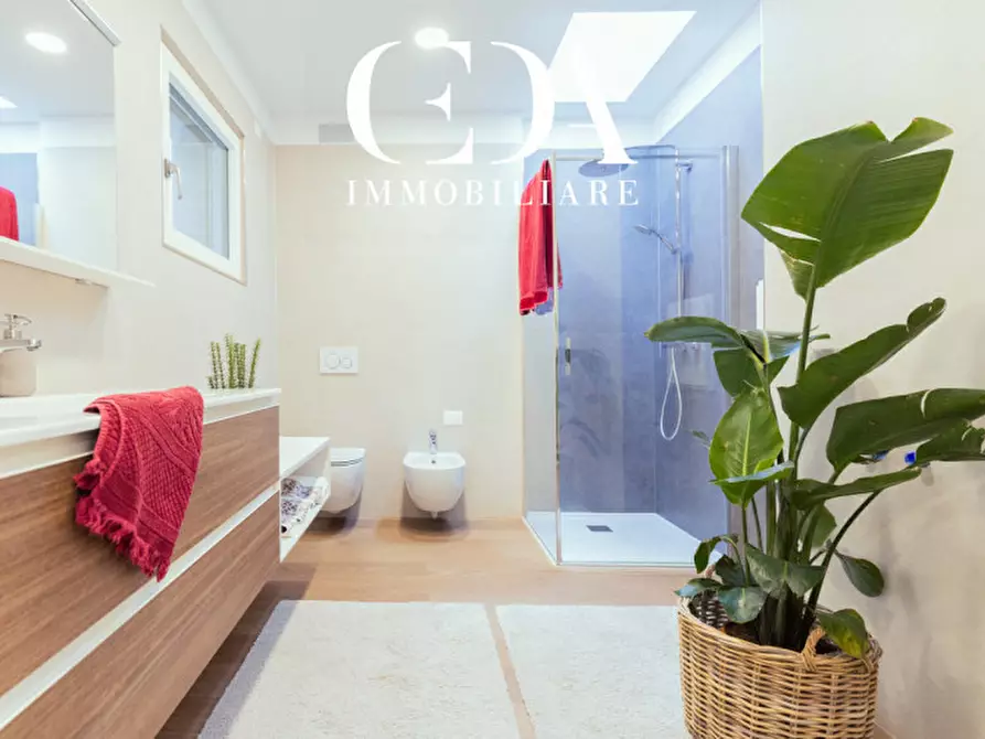 Immagine 35 di Villa in vendita  in via torricelle a Trento