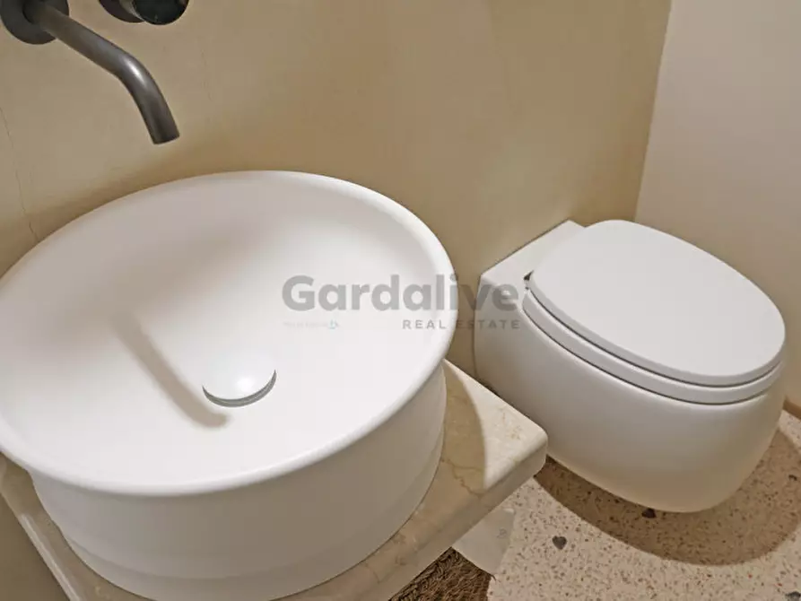 Immagine 28 di Casa indipendente in vendita  in Via Fontana a Gargnano