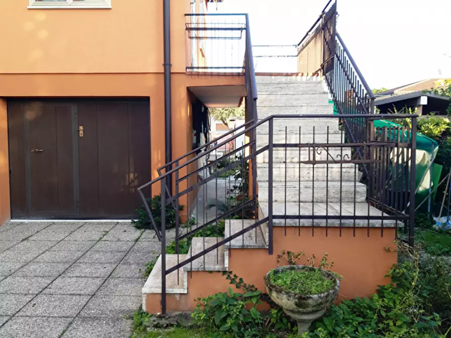 Immagine 1 di Casa trifamiliare in vendita  in via marconi a Ponte San Nicolo'