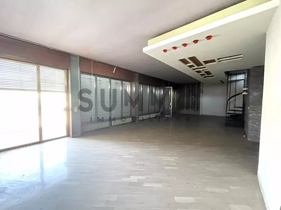 Immagine 7 di Villa in vendita  a Schio