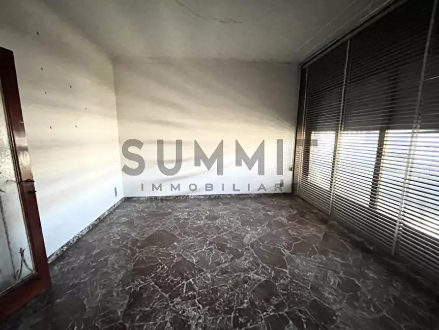 Immagine 9 di Villa in vendita  a Schio