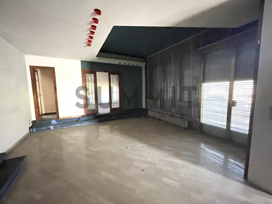 Immagine 10 di Villa in vendita  a Schio