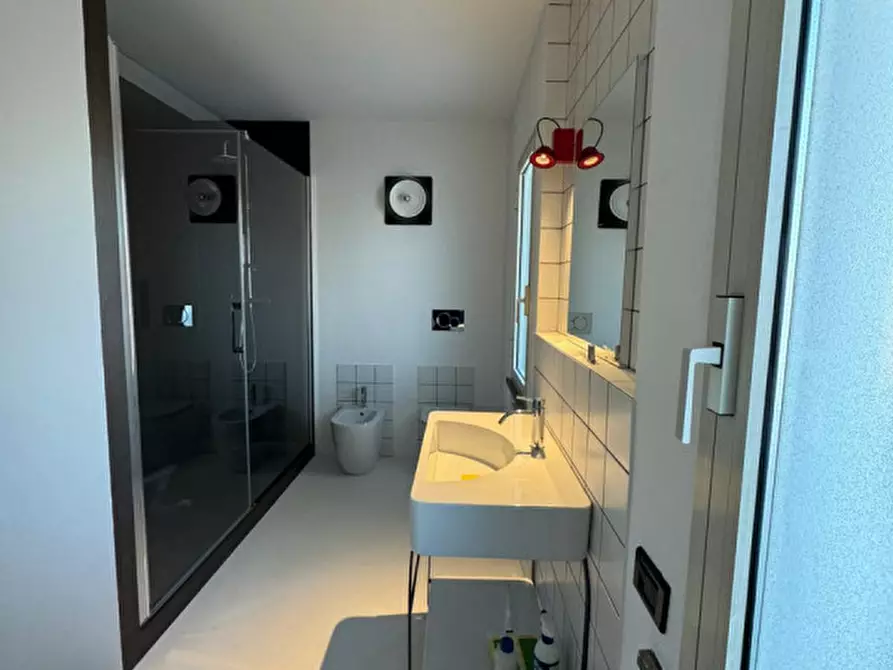 Immagine 21 di Attico in vendita  in viale garibaldi a Riccione