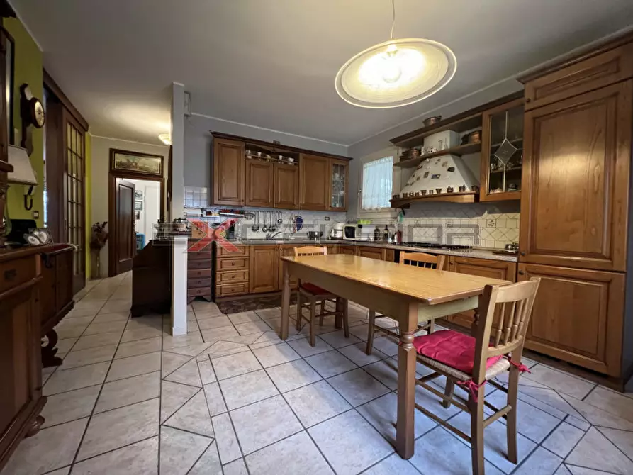 Immagine 2 di Casa indipendente in vendita  in C.SO Giuseppe Mazzini 7 a Adria