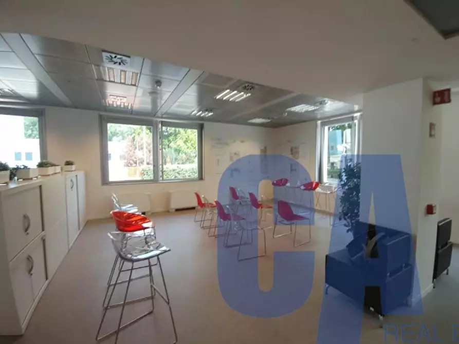 Immagine 10 di Palazzo in affitto  in VIA MILANO a San Donato Milanese