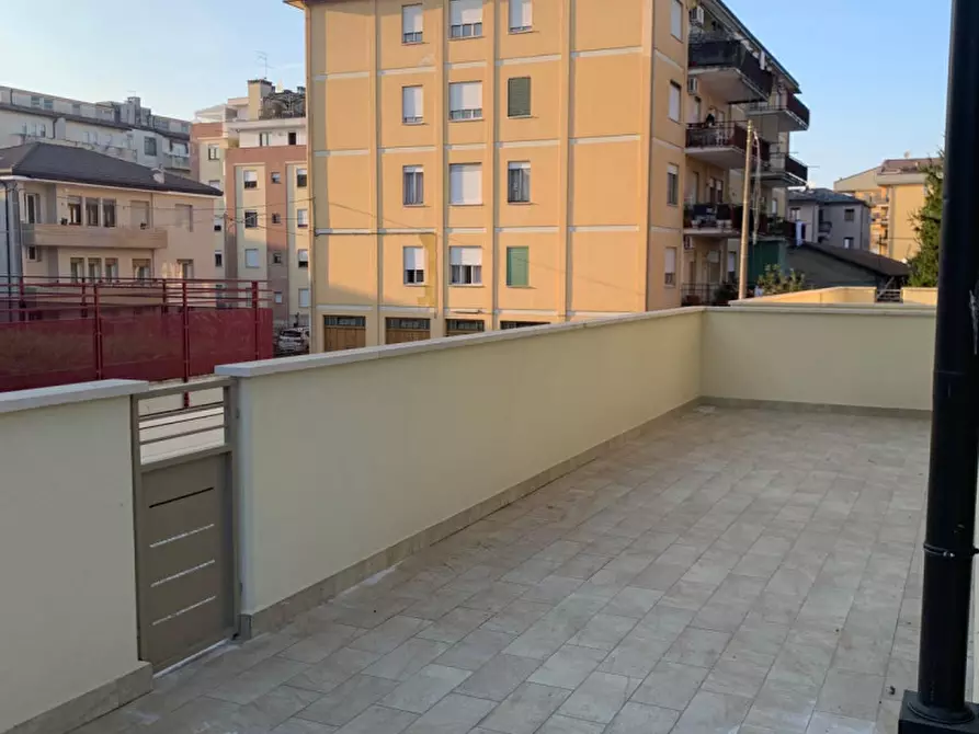 Immagine 5 di Appartamento in vendita  in via Farini a Vicenza