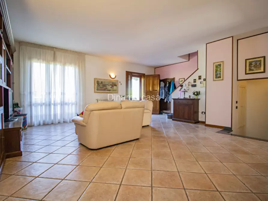 Immagine 3 di Casa indipendente in vendita  a Prato