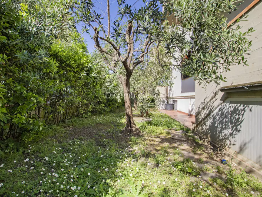 Immagine 7 di Casa indipendente in vendita  a Prato