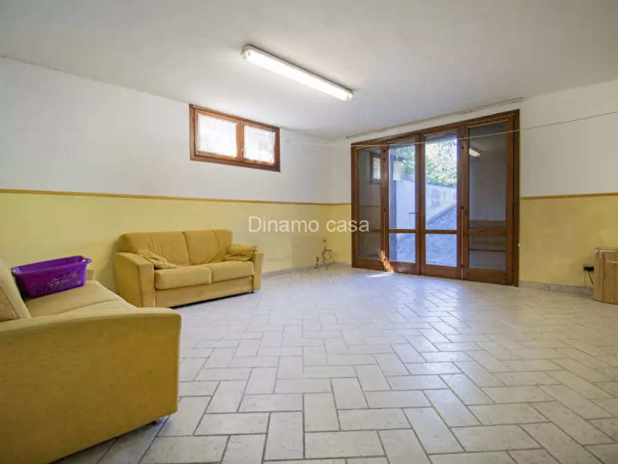 Immagine 19 di Casa indipendente in vendita  a Prato