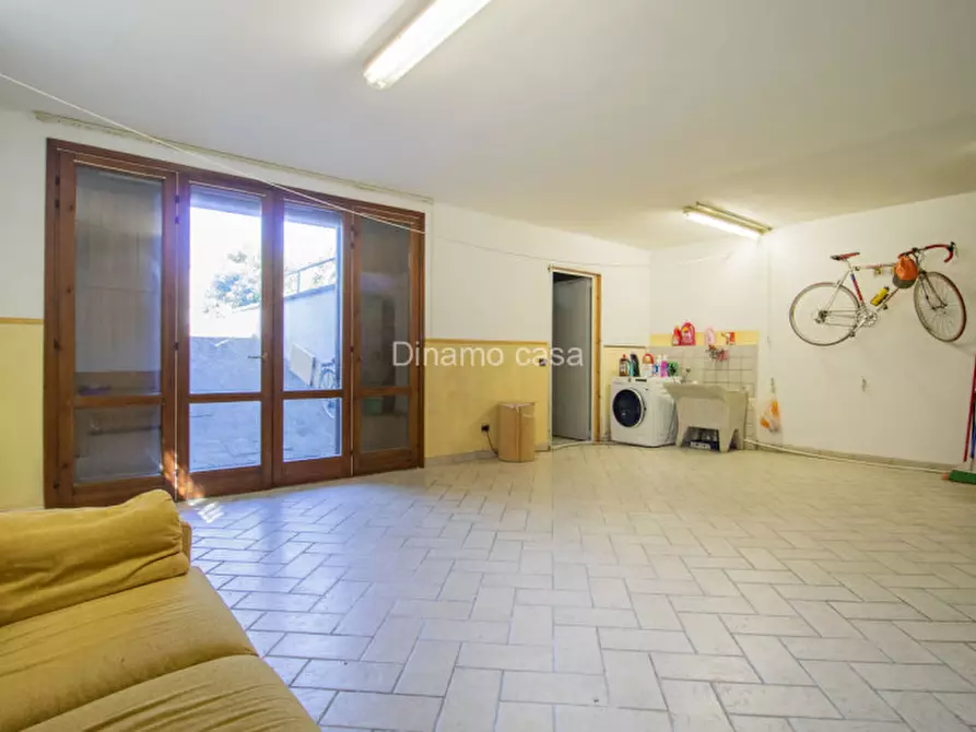 Immagine 21 di Casa indipendente in vendita  a Prato