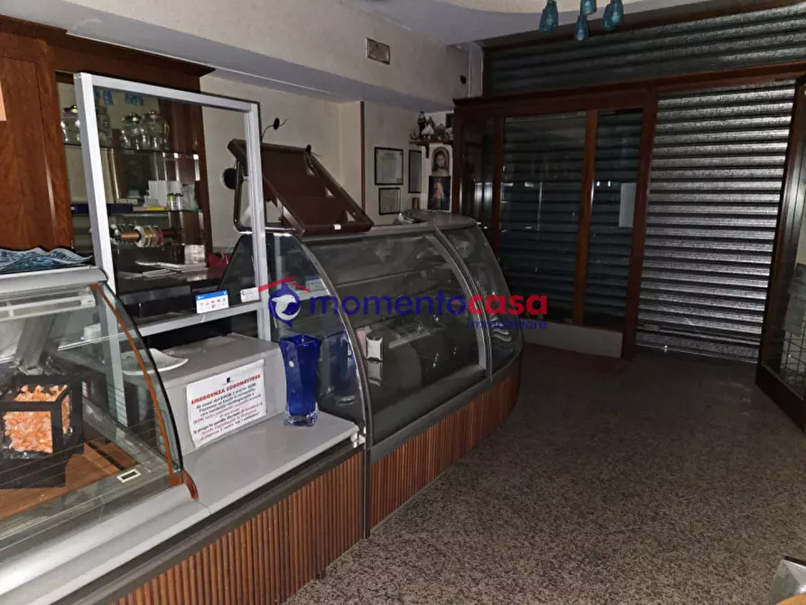 Immagine 8 di Negozio in vendita  in via sbarre centrali a Reggio Di Calabria