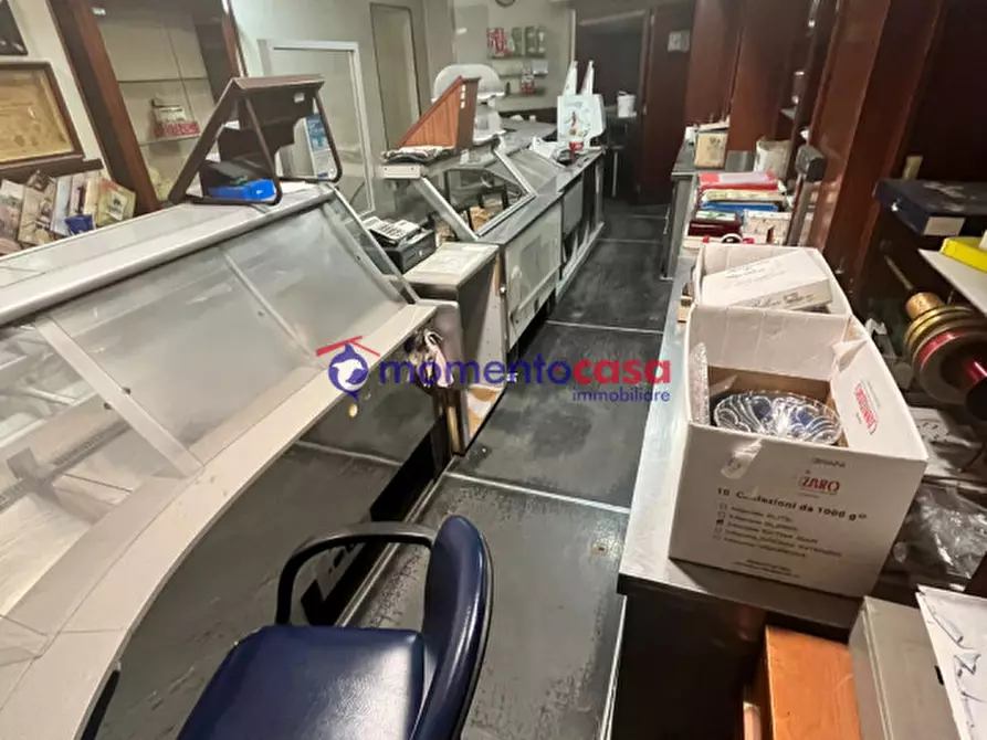 Immagine 16 di Negozio in vendita  in via sbarre centrali a Reggio Di Calabria