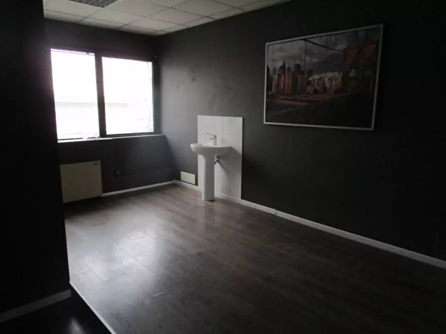 Immagine 4 di Ufficio in affitto  in Via Volta a Limena