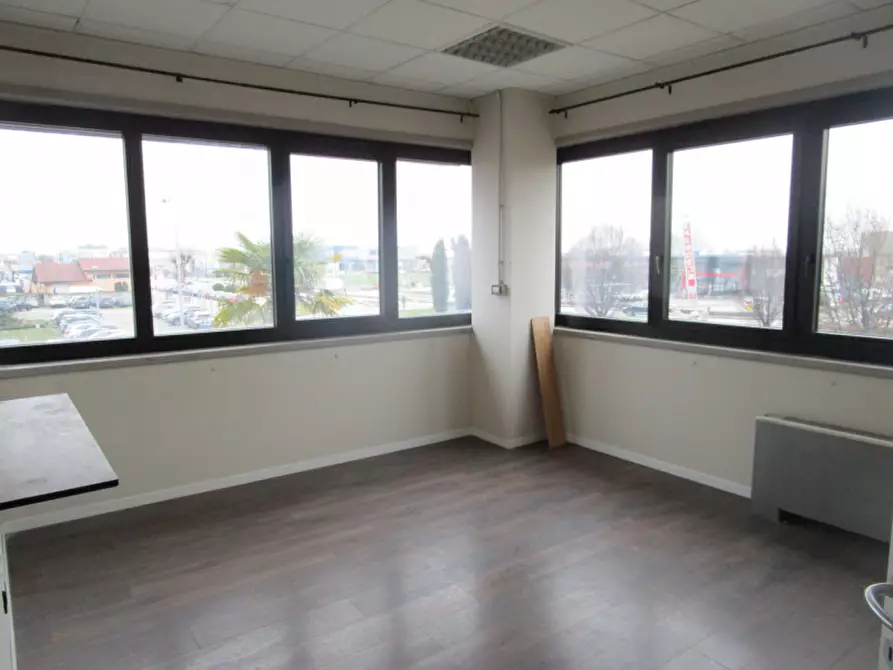 Immagine 6 di Ufficio in affitto  in Via Volta a Limena
