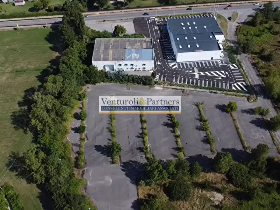 Immagine 3 di Negozio in vendita  in Via Verona a Sirmione