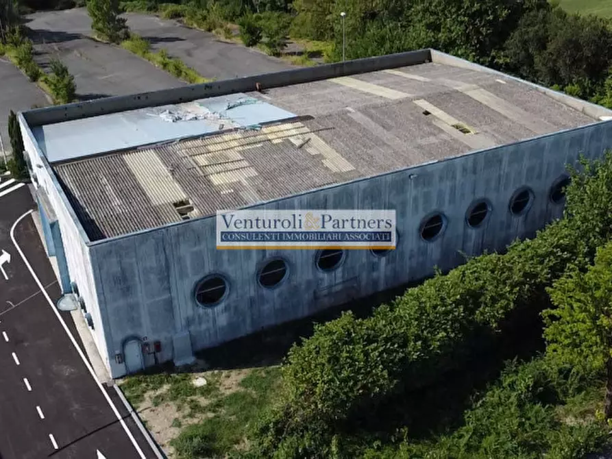 Immagine 4 di Negozio in vendita  in Via Verona a Sirmione