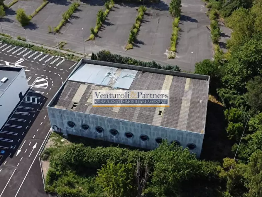 Immagine 5 di Negozio in vendita  in Via Verona a Sirmione