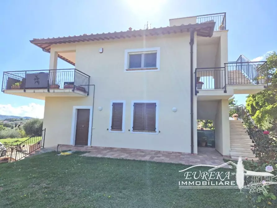 Immagine 2 di Appartamento in vendita  in via roma 152 a Castiglione Del Lago