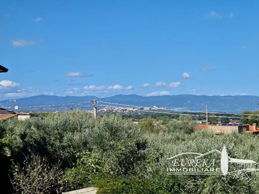 Immagine 14 di Appartamento in vendita  in via roma 152 a Castiglione Del Lago