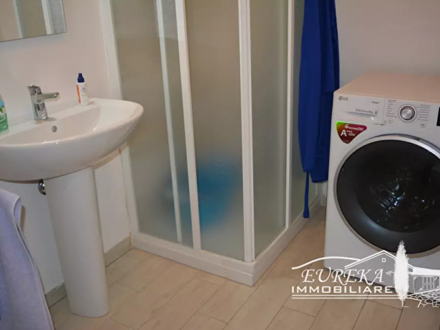 Immagine 29 di Appartamento in vendita  in via roma 152 a Castiglione Del Lago