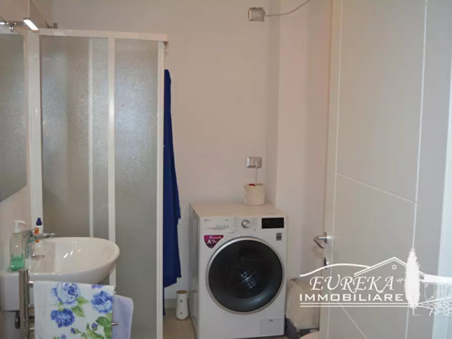 Immagine 30 di Appartamento in vendita  in via roma 152 a Castiglione Del Lago