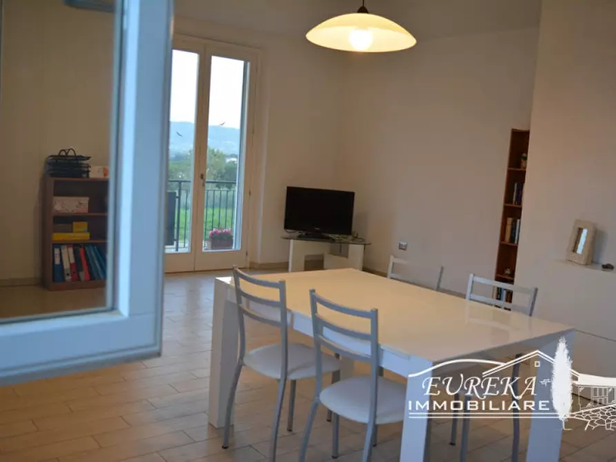 Immagine 31 di Appartamento in vendita  in via roma 152 a Castiglione Del Lago