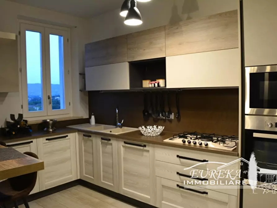 Immagine 36 di Appartamento in vendita  in via roma 152 a Castiglione Del Lago