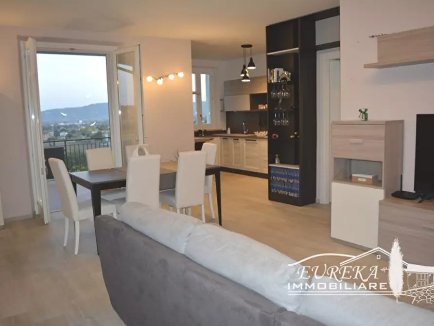 Immagine 39 di Appartamento in vendita  in via roma 152 a Castiglione Del Lago