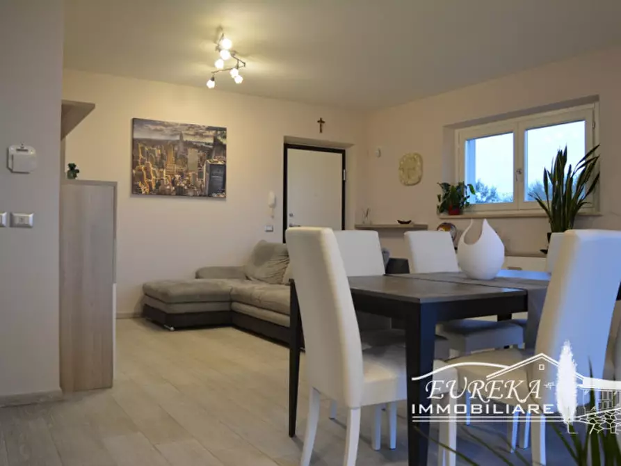 Immagine 40 di Appartamento in vendita  in via roma 152 a Castiglione Del Lago