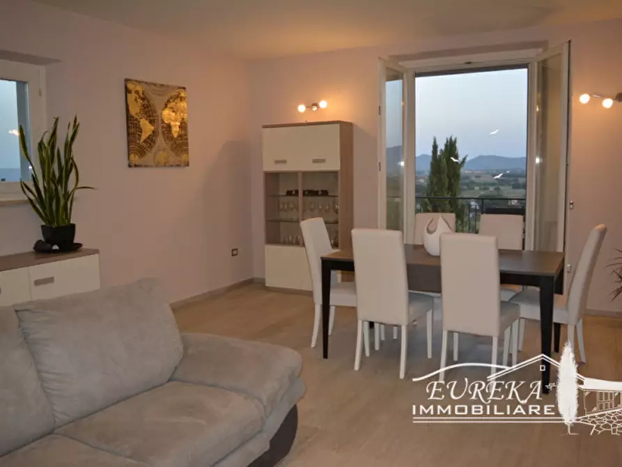 Immagine 41 di Appartamento in vendita  in via roma 152 a Castiglione Del Lago