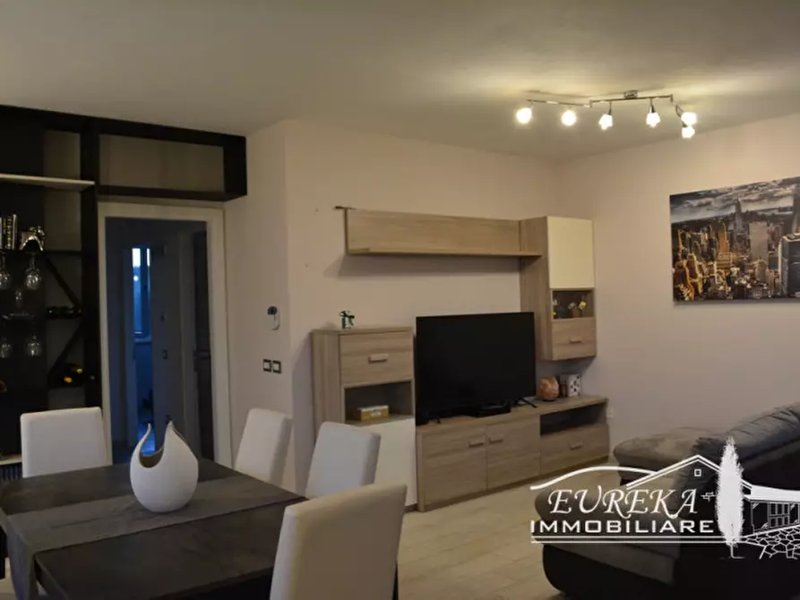 Immagine 42 di Appartamento in vendita  in via roma 152 a Castiglione Del Lago