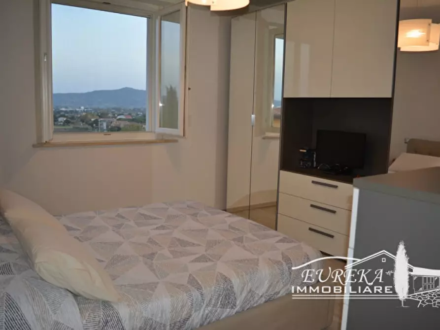 Immagine 45 di Appartamento in vendita  in via roma 152 a Castiglione Del Lago