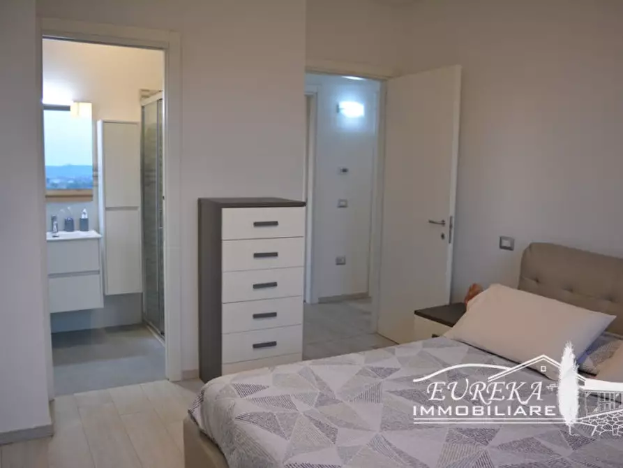 Immagine 46 di Appartamento in vendita  in via roma 152 a Castiglione Del Lago