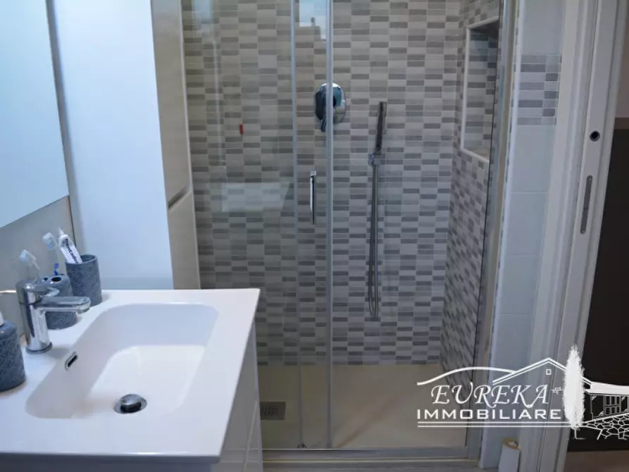 Immagine 47 di Appartamento in vendita  in via roma 152 a Castiglione Del Lago