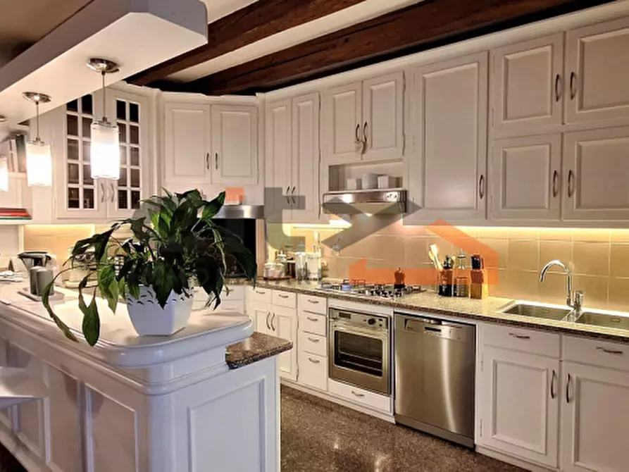 Immagine 2 di Casa indipendente in vendita  a Bassano Del Grappa