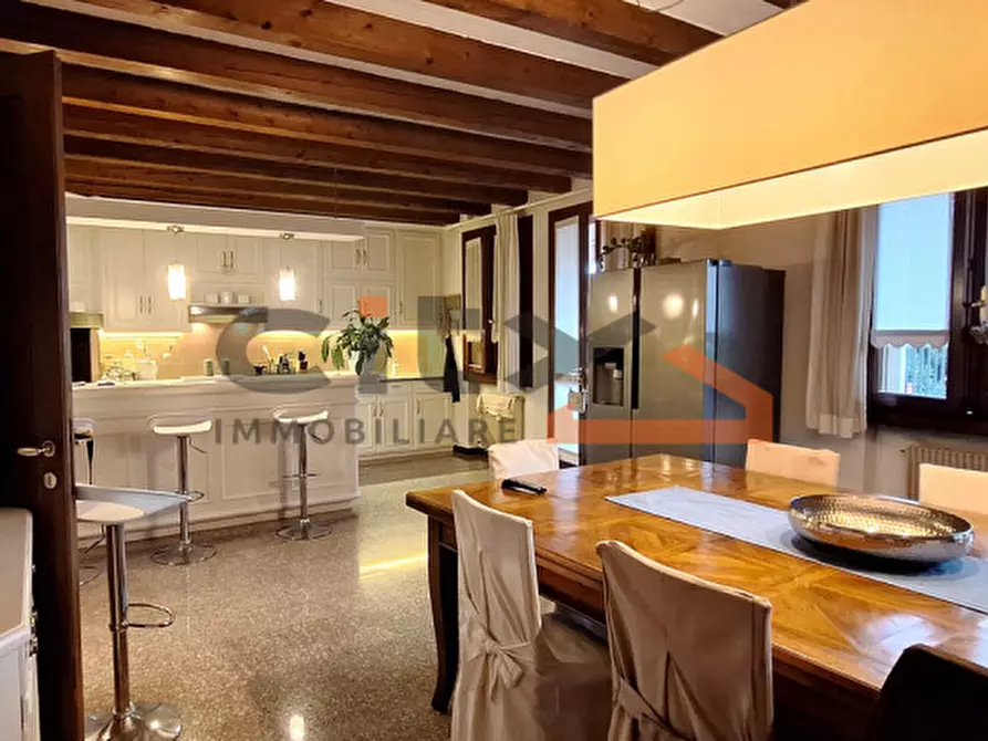 Immagine 3 di Casa indipendente in vendita  a Bassano Del Grappa