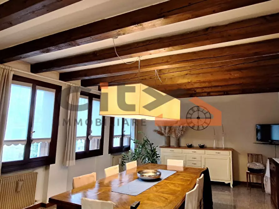 Immagine 6 di Casa indipendente in vendita  a Bassano Del Grappa